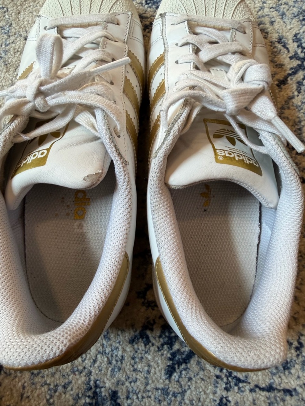 adidas Women's Superstar Sneakers in White and Gold Size 7.5 - Picture 5 of 6